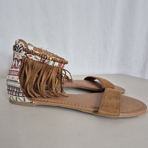 Olivia Miller + Wilsons Leather Southwestern Beaded and Fringe Sandal - Size 8 - Picture 1 of 12